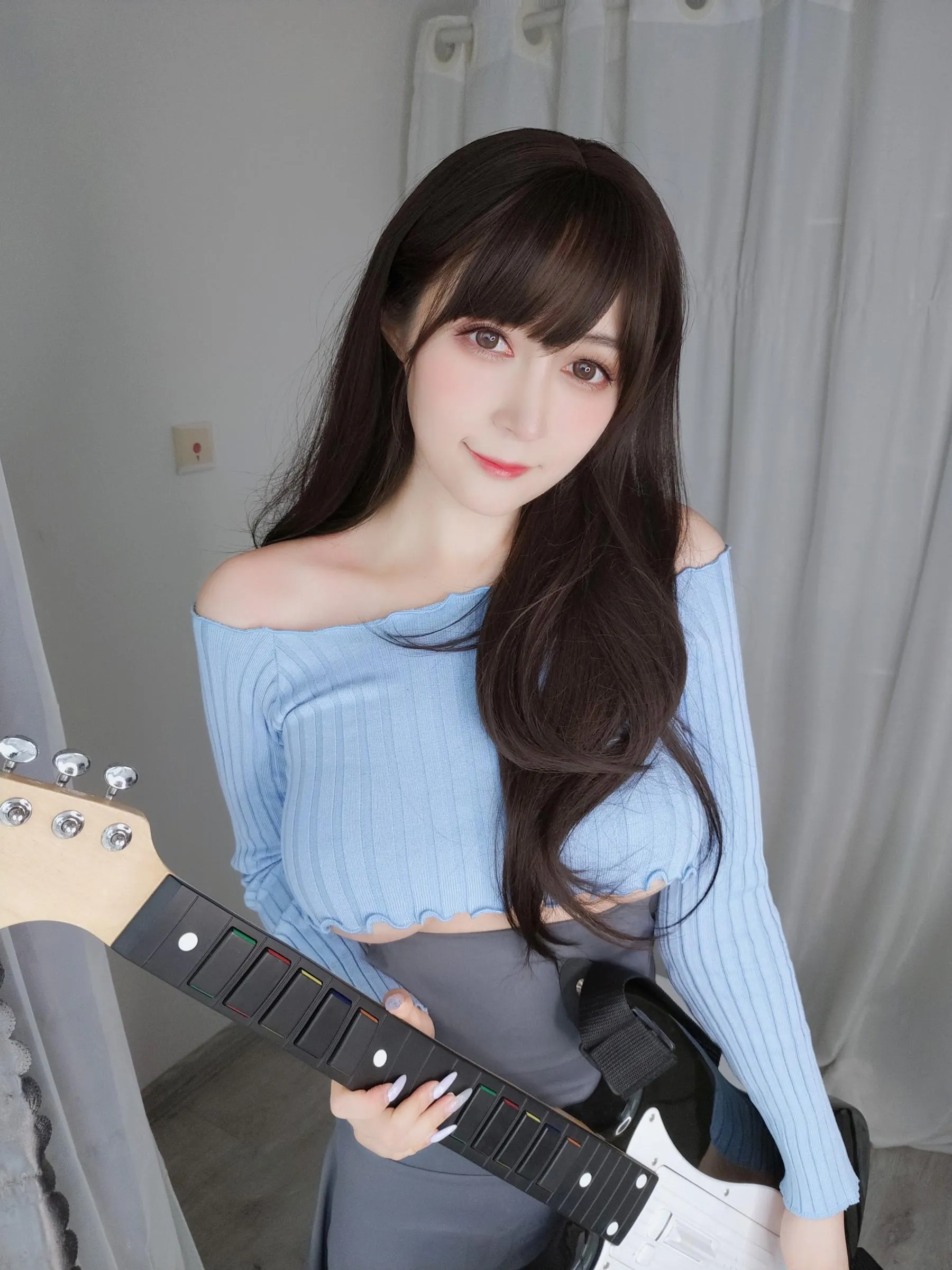 白银81 – 自撮 Vol.59 吉他妹妹 [166P]插图3